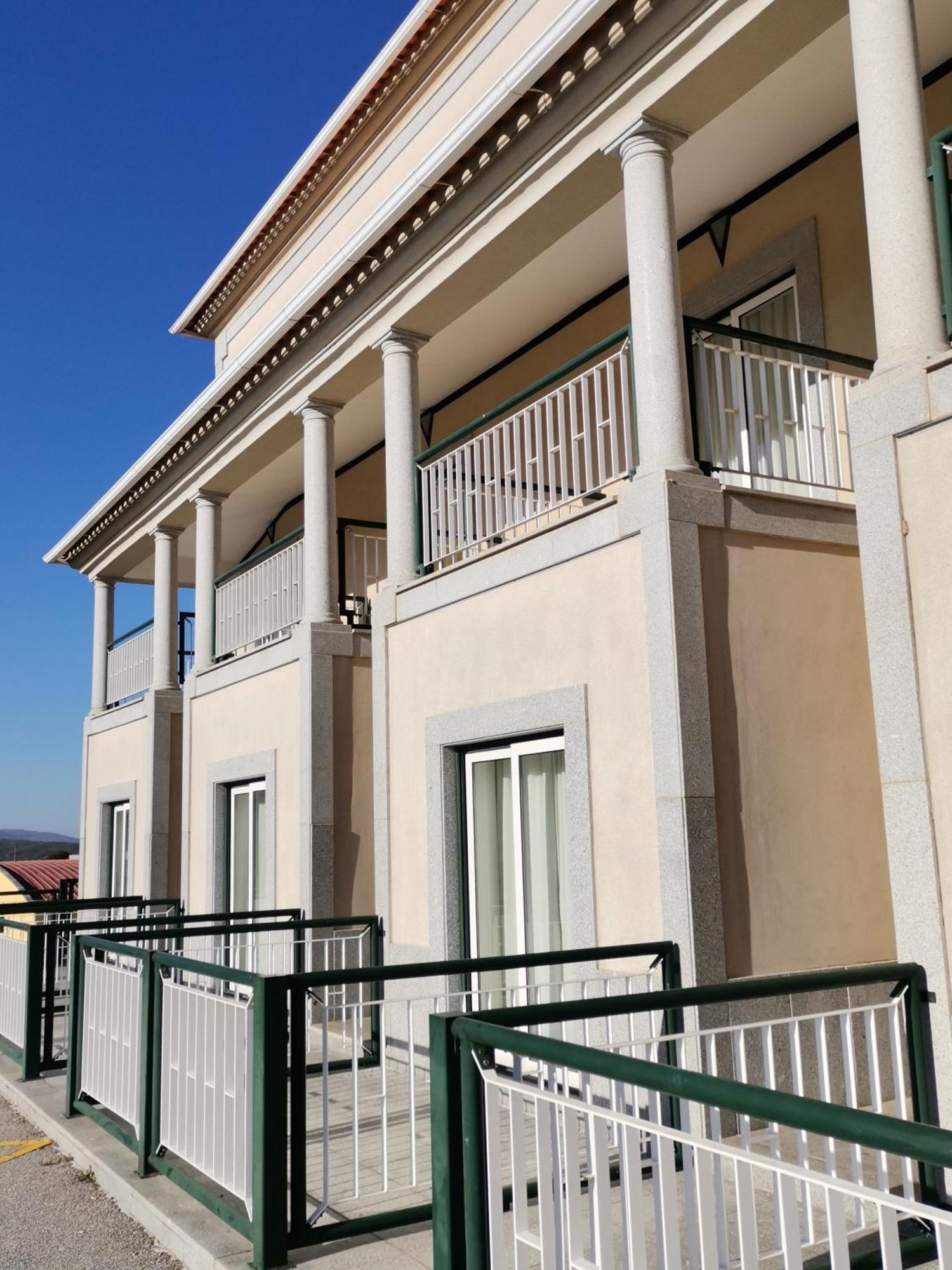 Hotel Quinta Dos Cedros Celorico Da Beira Exterior foto